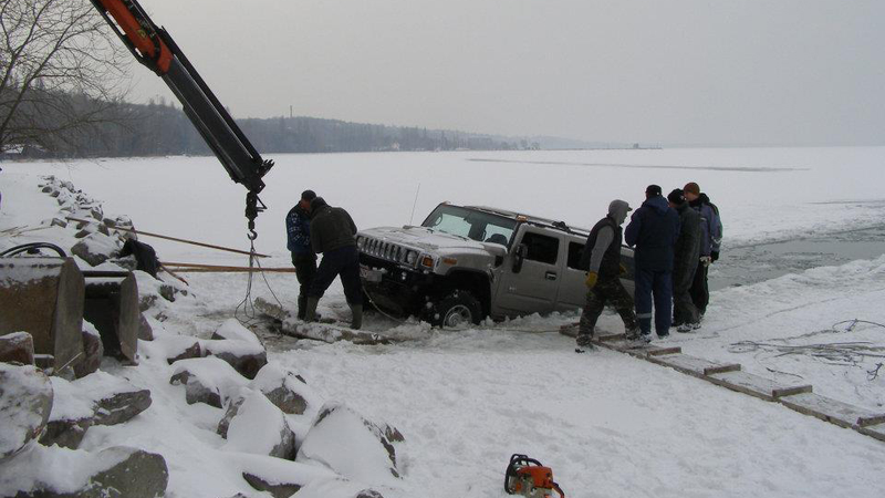 Illustration for article titled What Made You Think The Second Hummer Wouldn't Also Fall Through The Ice?